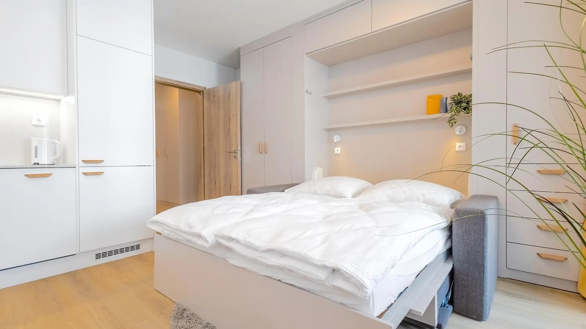 Yellow Apartment - Balcony, Free Parking, By Gravity Prague