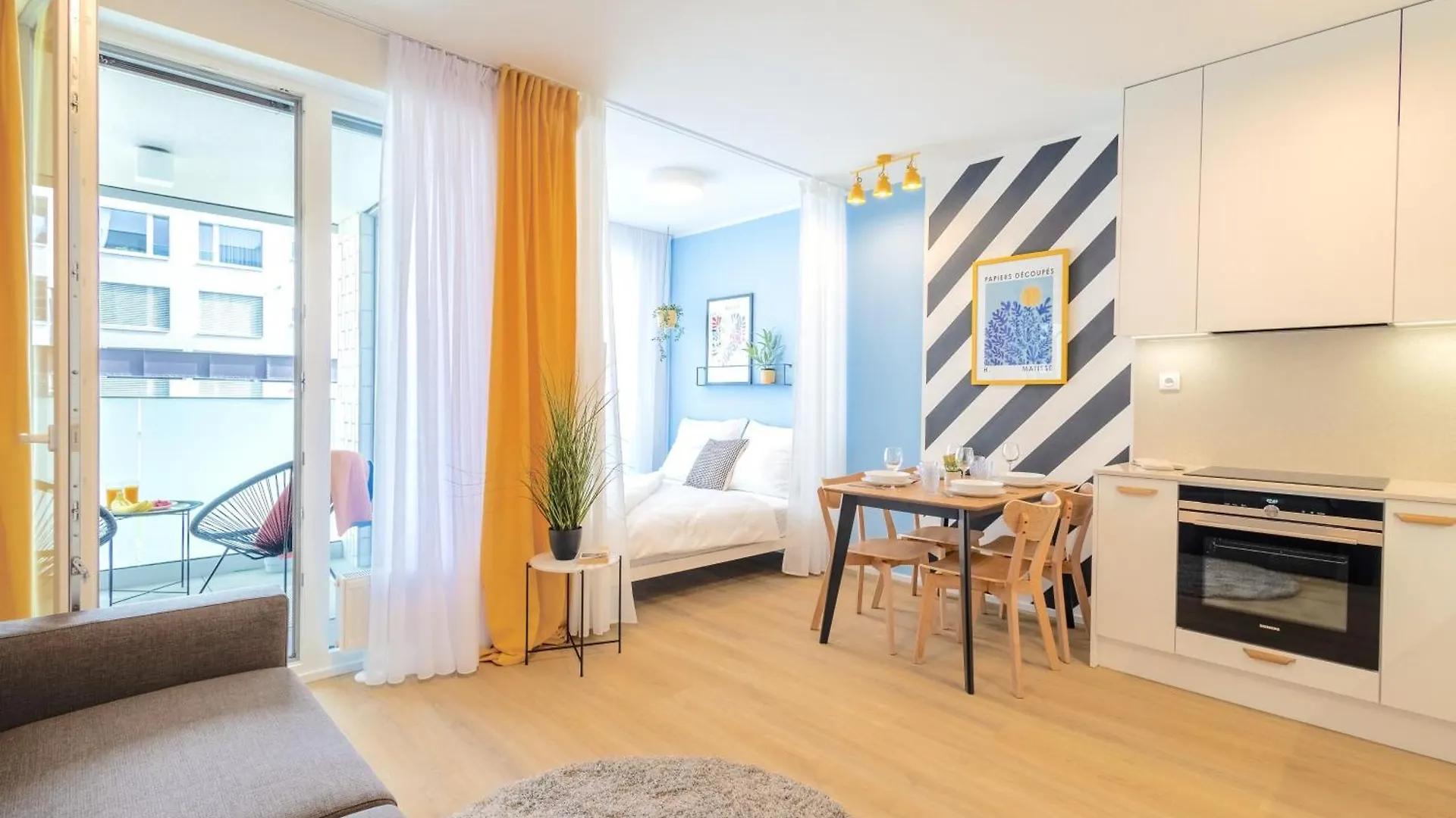 Yellow Apartment - Balcony, Free Parking, By Gravity Prague Czech Republic