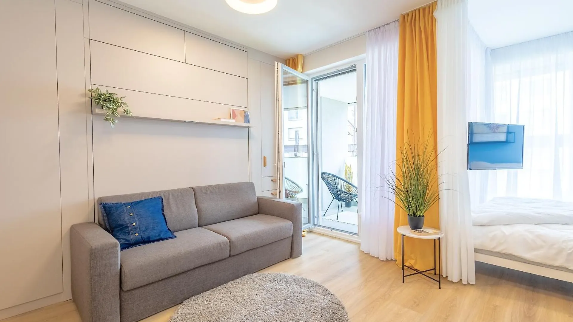 Yellow Apartment - Balcony, Free Parking, By Gravity Prague Czech Republic