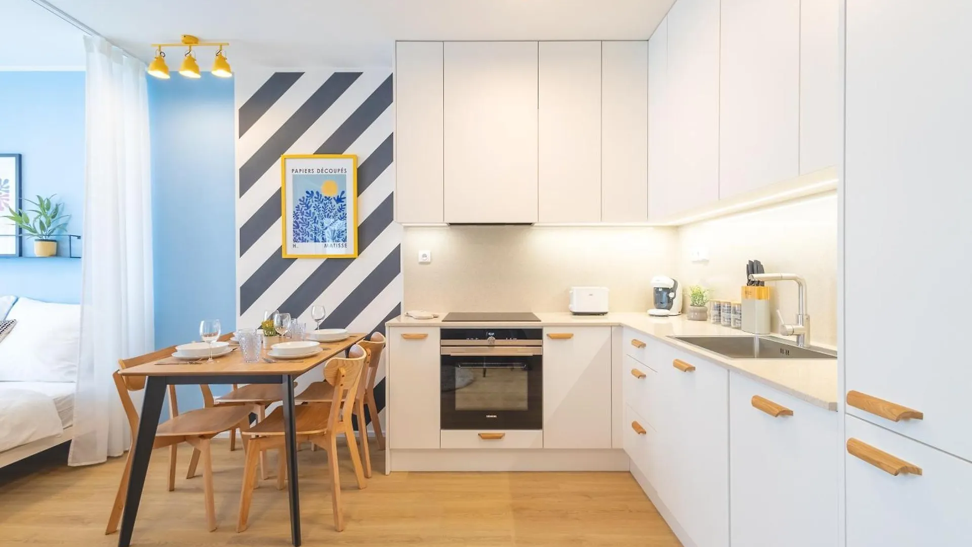 Yellow Apartment - Balcony, Free Parking, By Gravity Prague